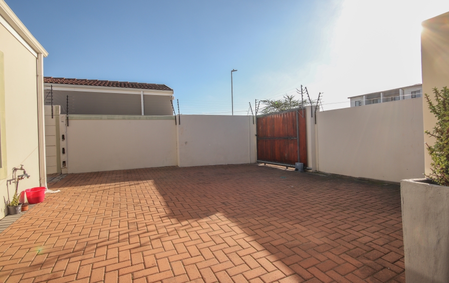 3 Bedroom Property for Sale in Parklands East Western Cape